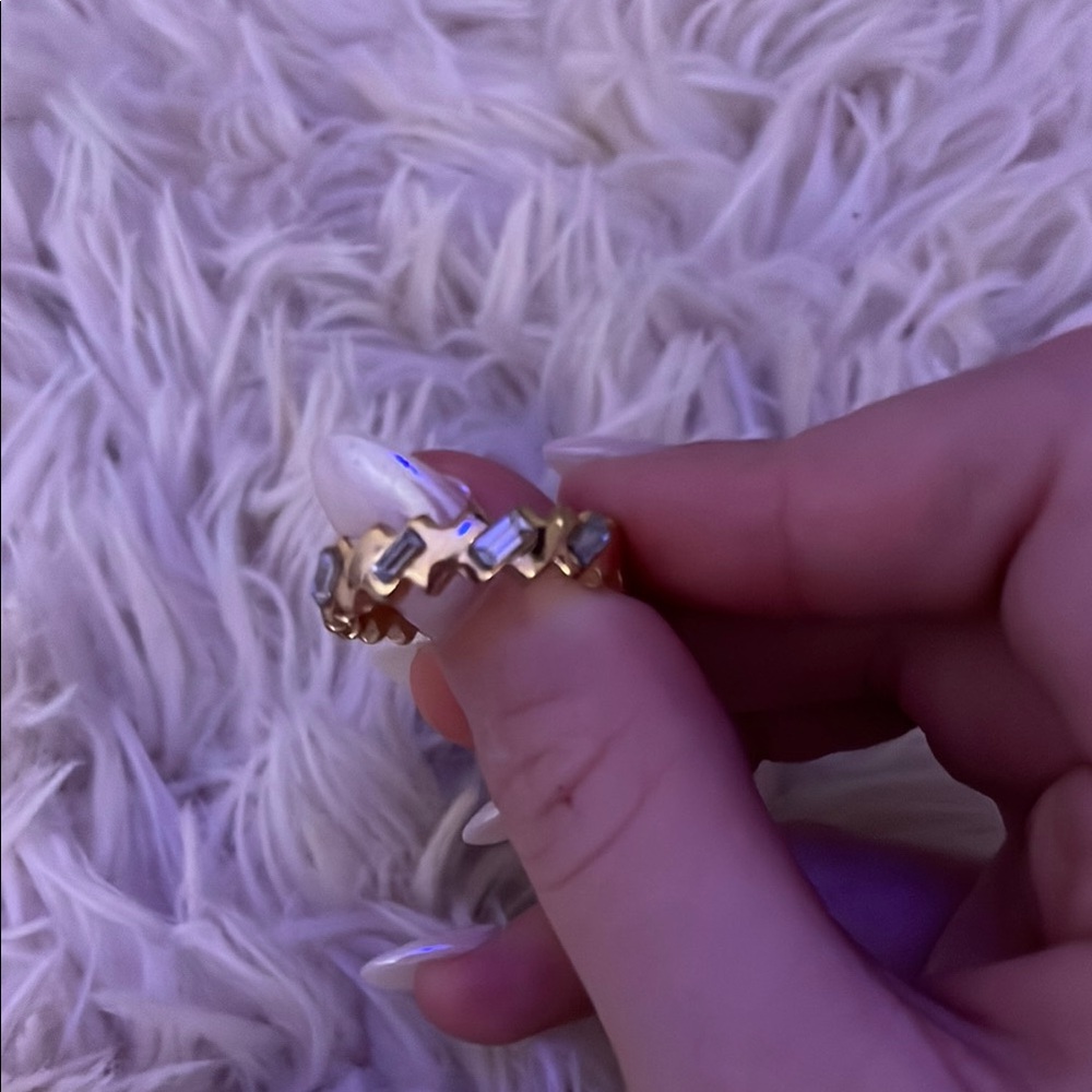 This gorgeous zig zag rig is good with diamonds